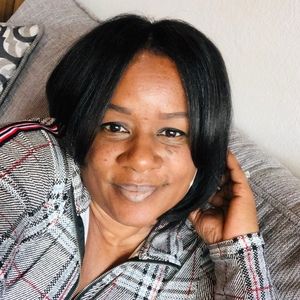 Meet your Posher, Alicia